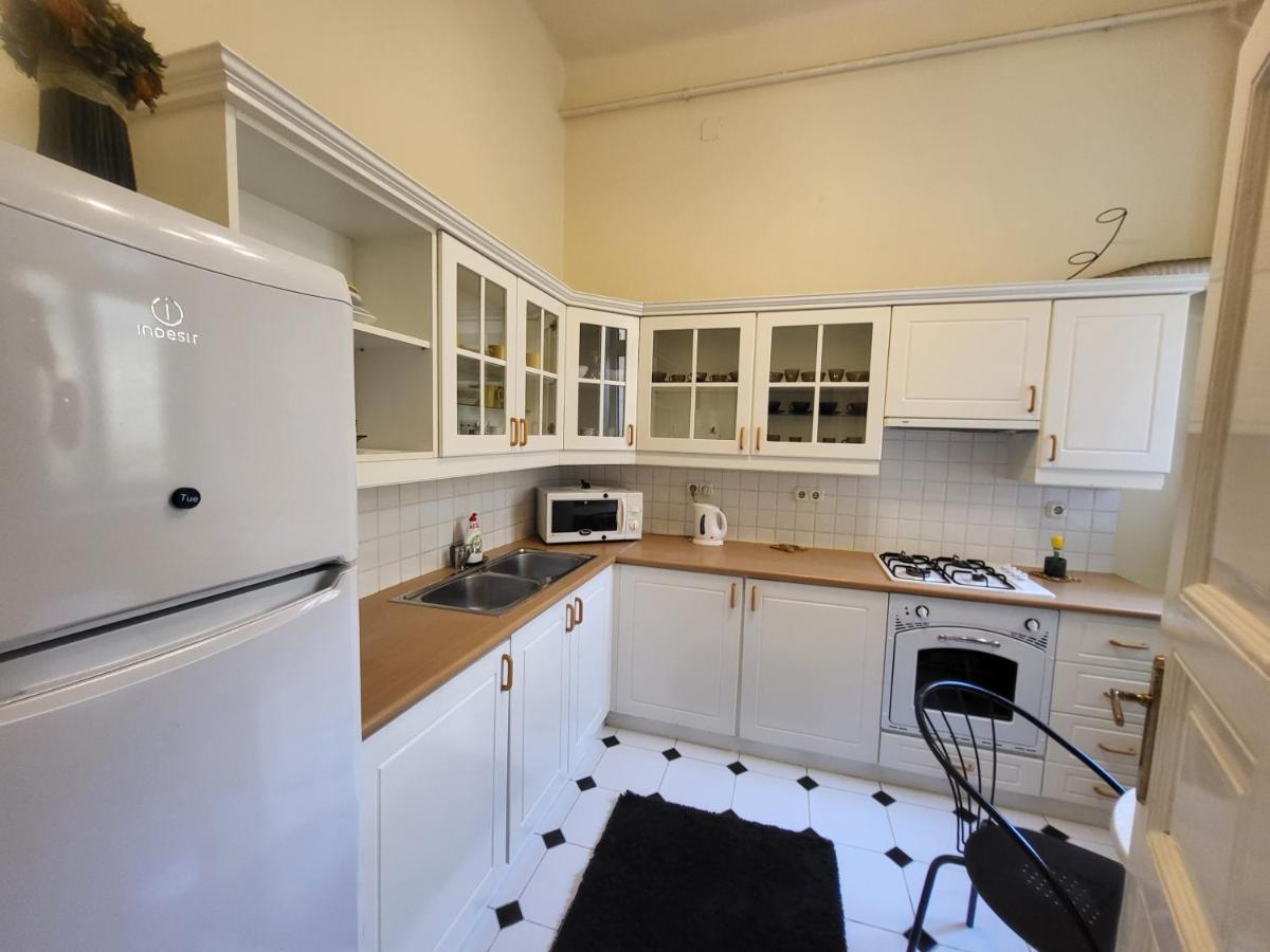 Elena Apartman