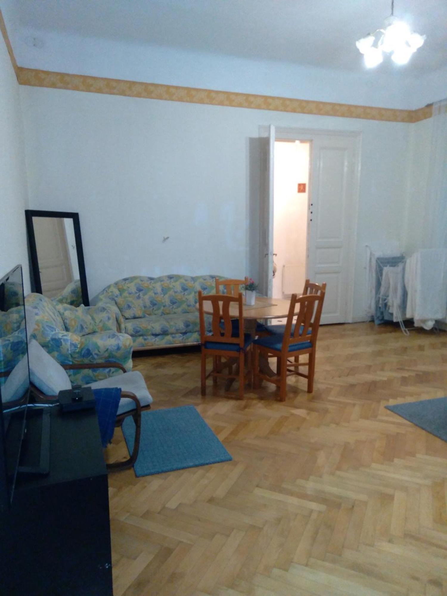 Elena Apartman *